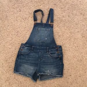 Short overalls